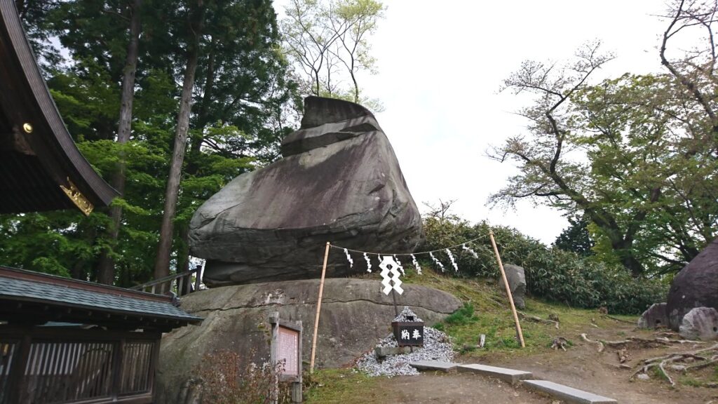Eboshi-iwa (Eboshi Rock)