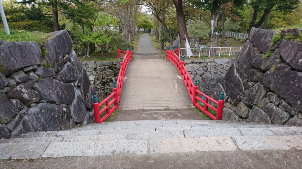 The red wooden bridge, "Watoun-kyo"