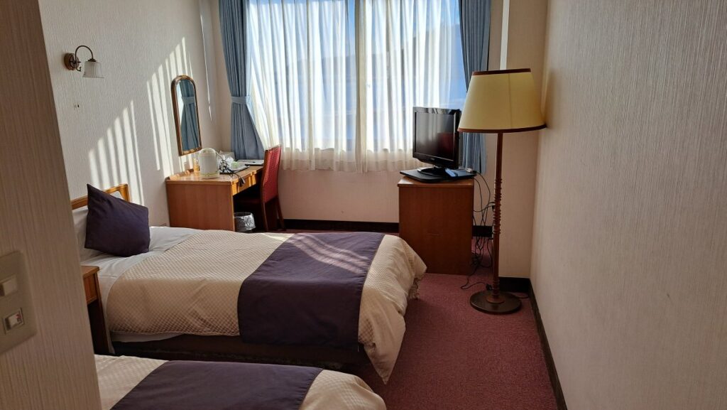 Hotel room (Western-style)
