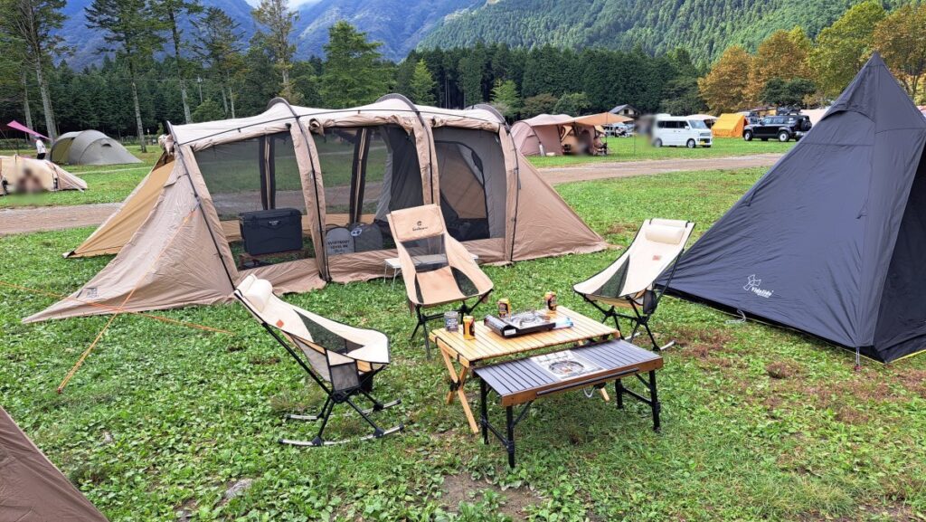 Tent and table