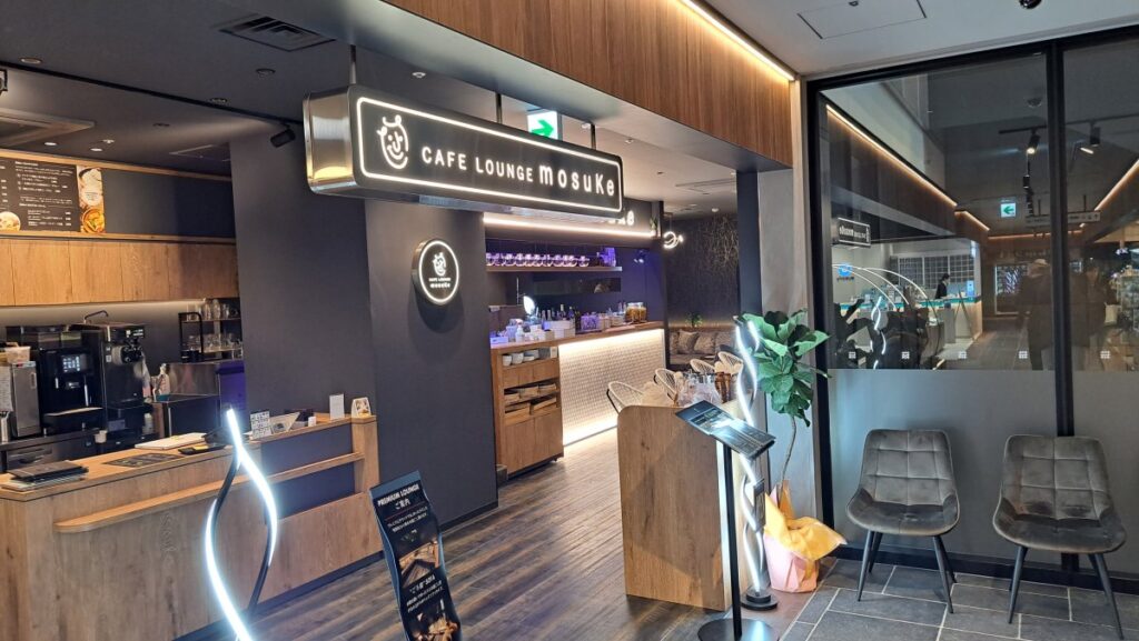 Stylish café "CAFE LOUNGE MOSUKE"