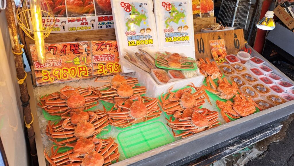 Crabs lined up in the outer market