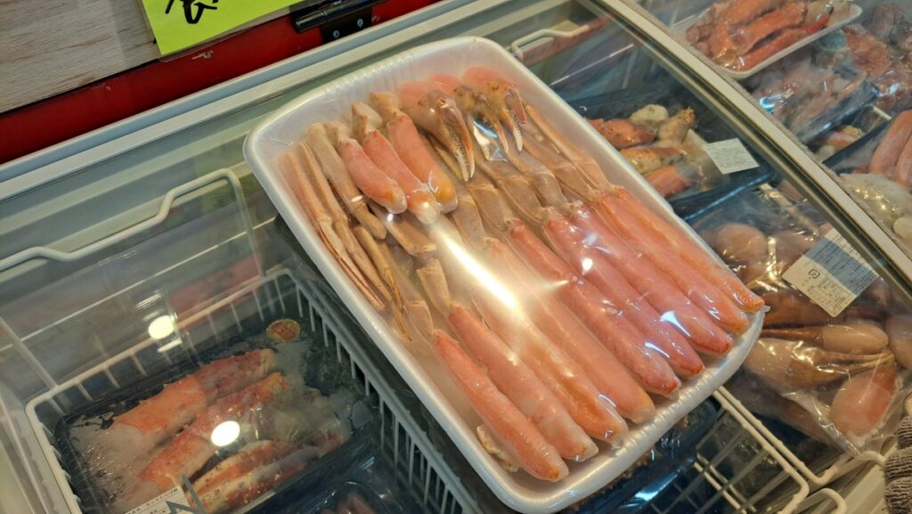 The crab leg set from "Gensen JAPAN" has a seriously massive volume.