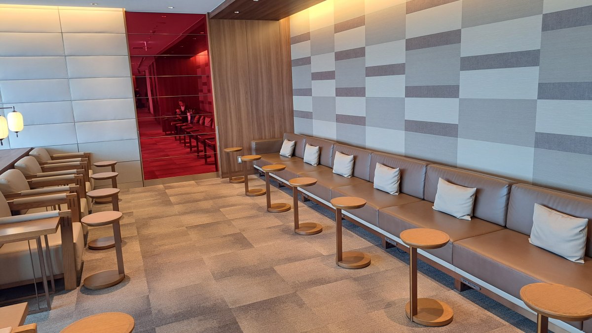 Diamond Premier Lounge at New Chitose Airport