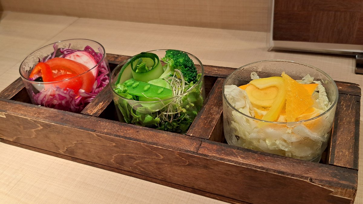 Complimentary salad (served as an appetizer)