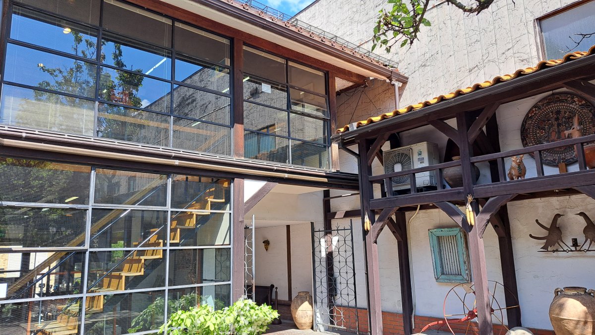 The rear of "Kōgensha" viewed from the courtyard side.