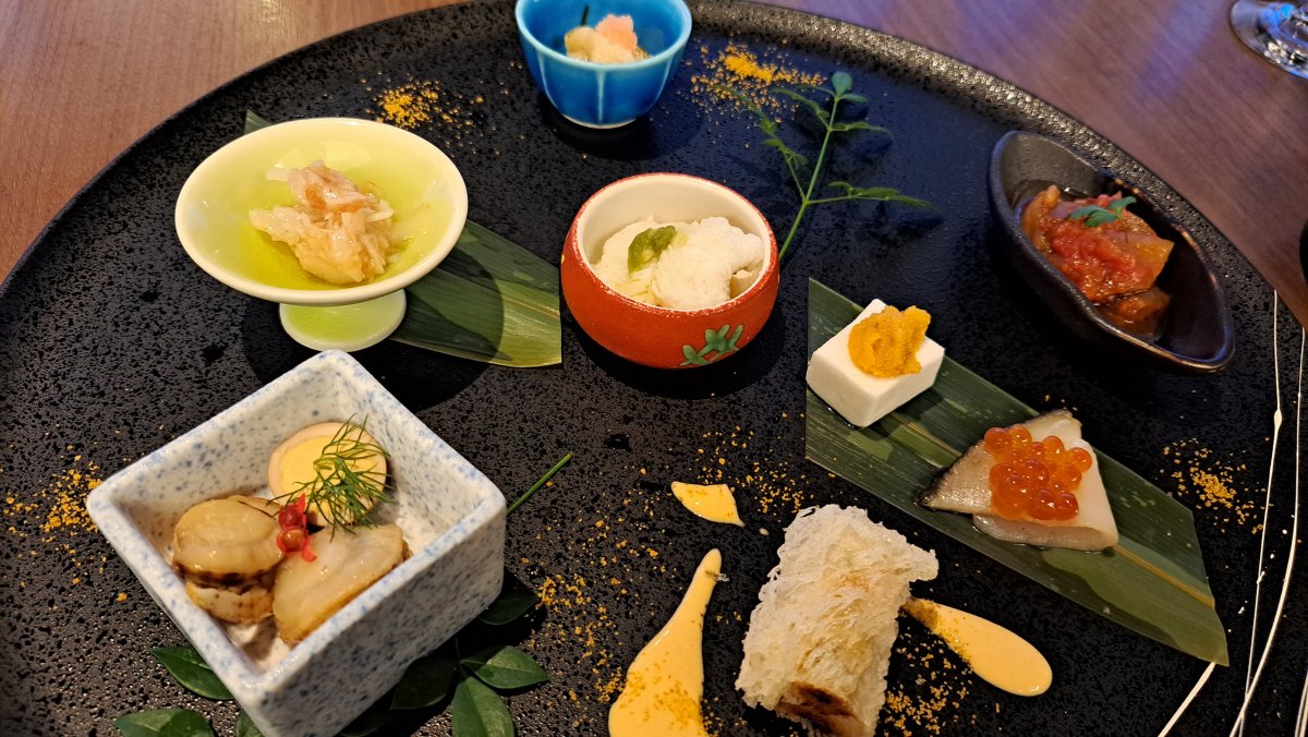 Seven dishes served as appetizers