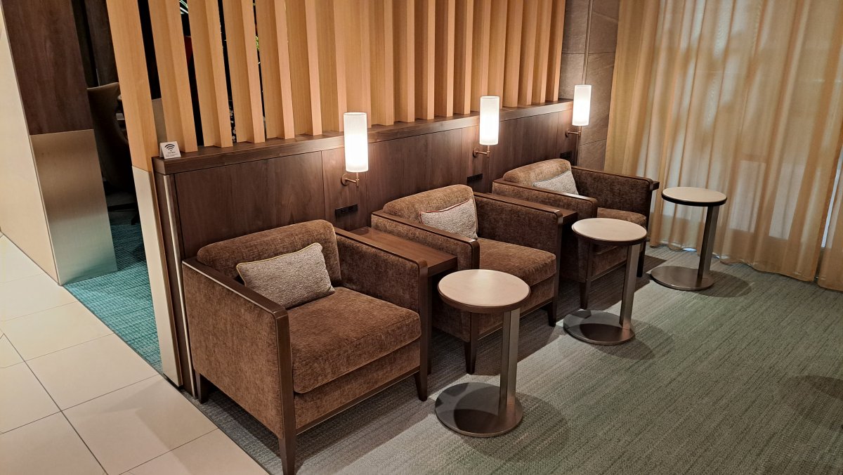 "KIX Lounge Premium" features a chic, sophisticated interior.
