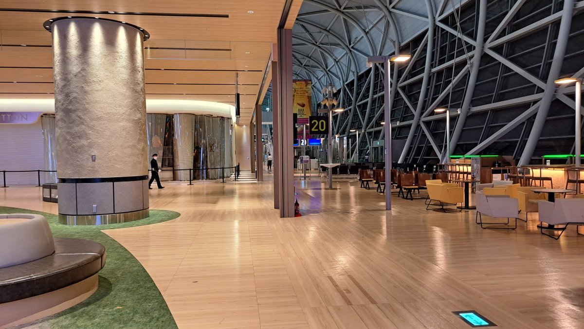 The area beyond passport control is also quiet.