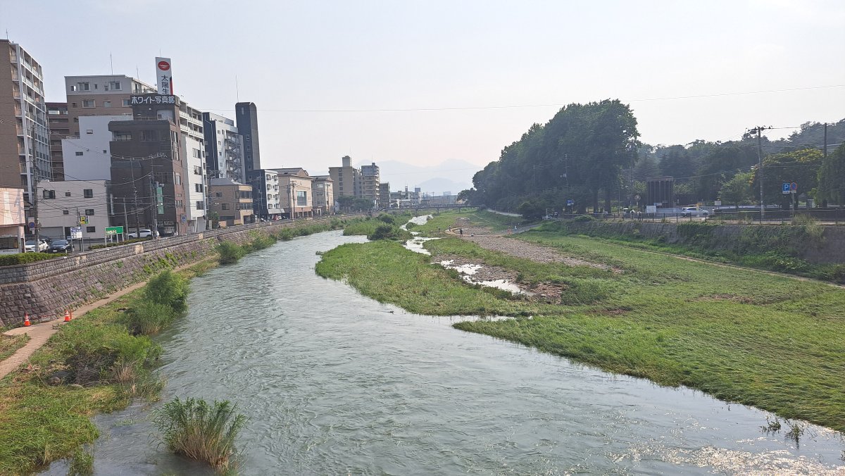 The view from the Nakatsu River, which flows through Morioka City.