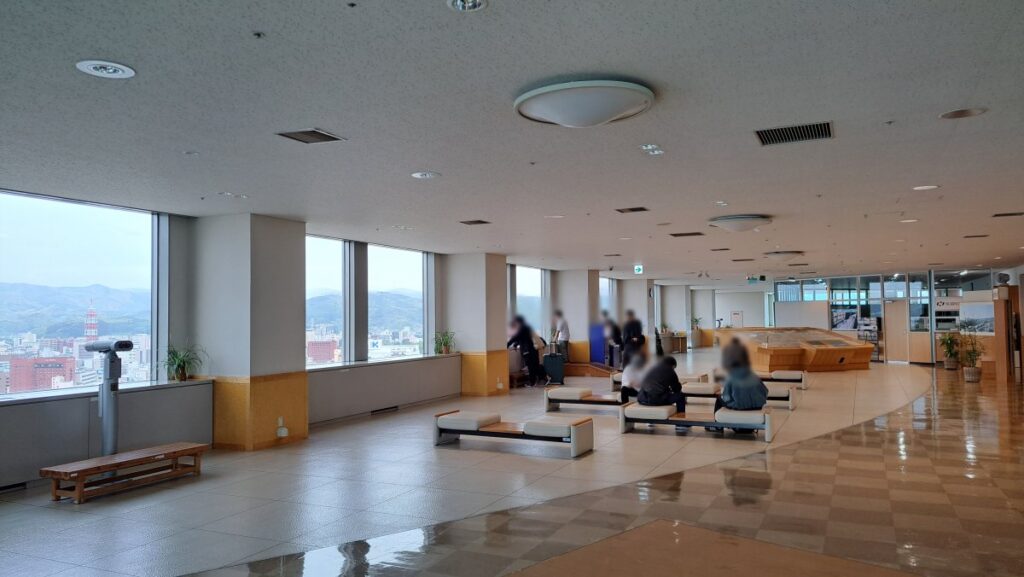 The interior is more spacious than I imagined. You can really relax here.