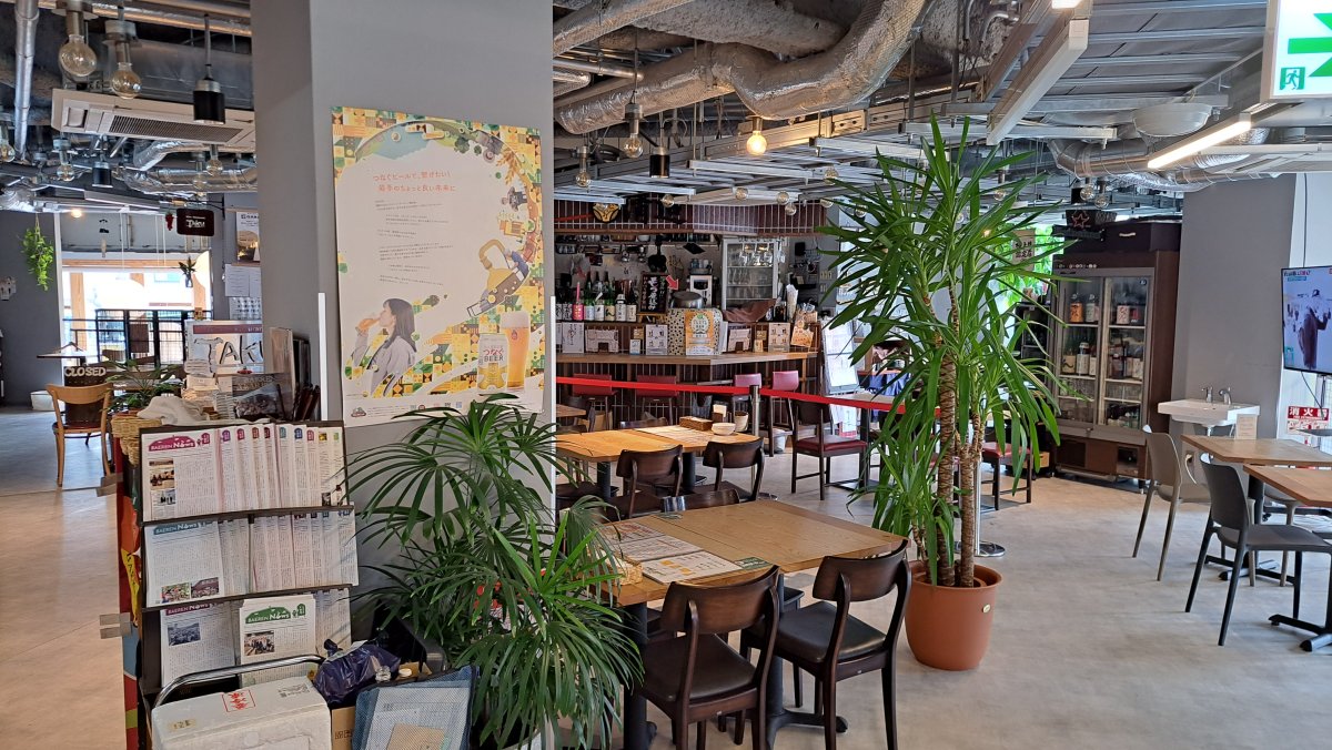 Restaurant floor on the second floor of the annex