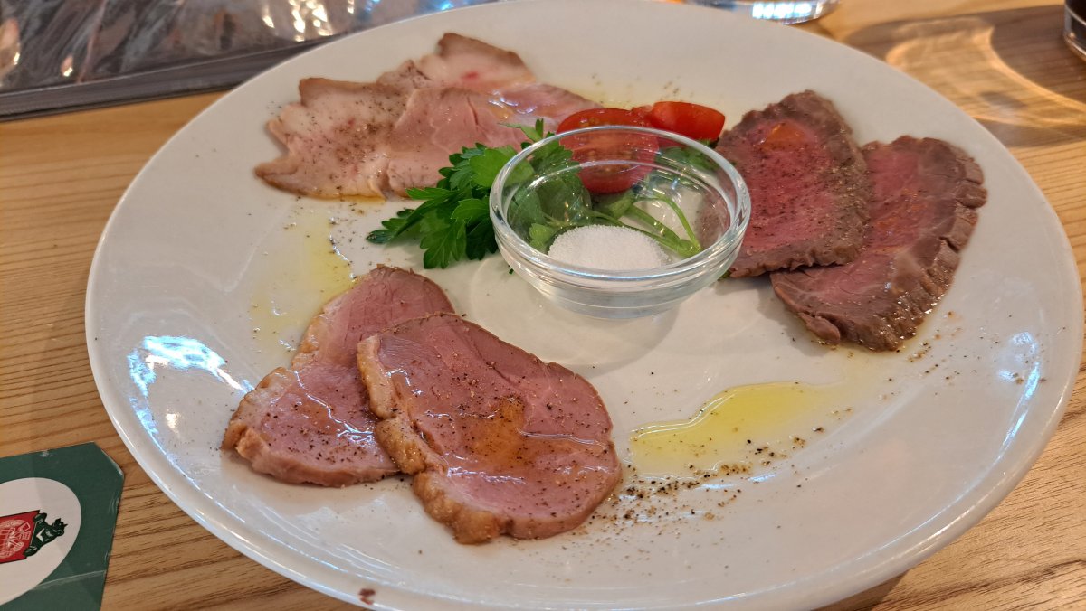 roast plate of Short-Horn Beef