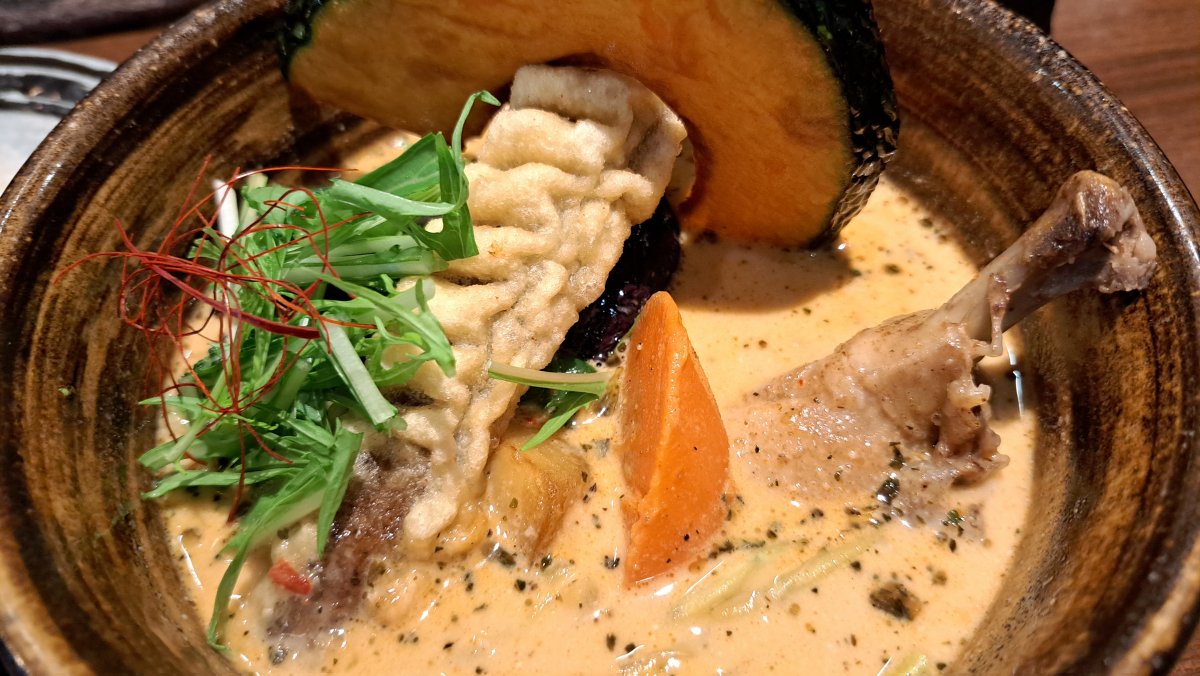 Original soup curry infused with rich flavor.