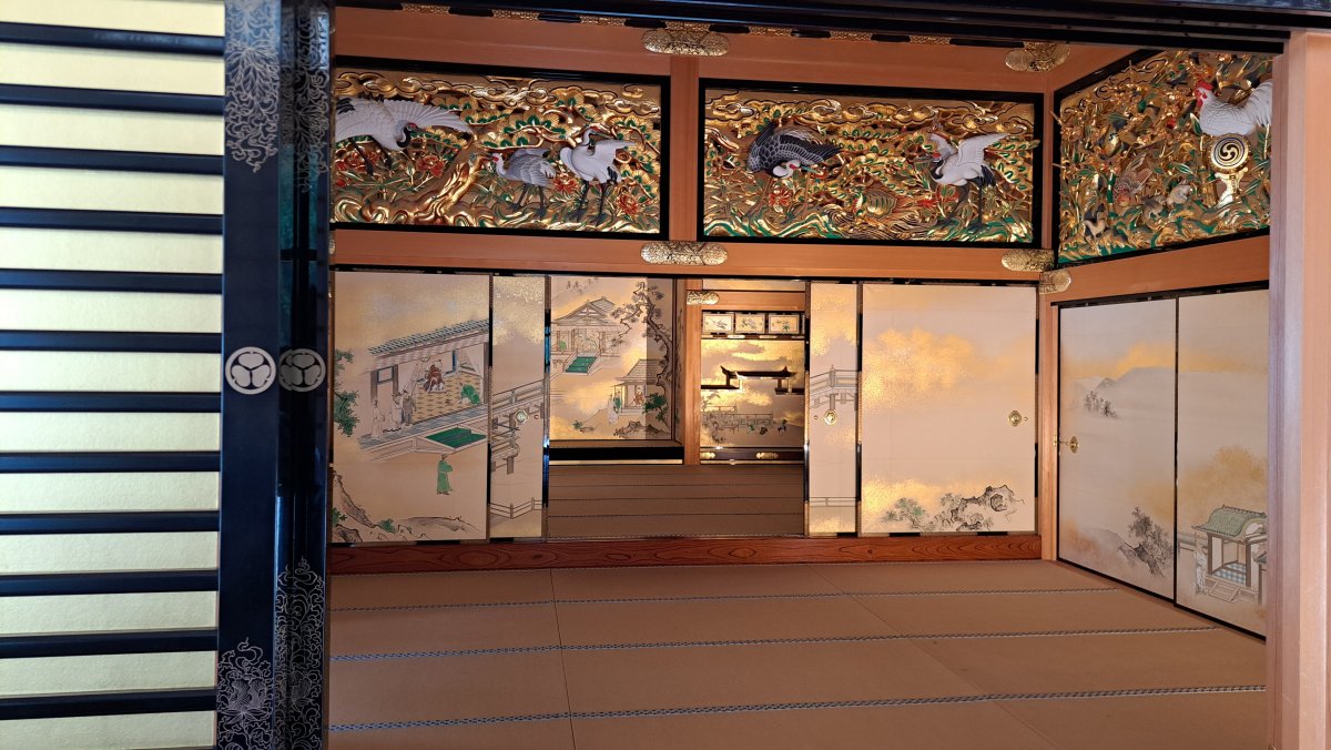 Rooms inside the Honmaru Palace