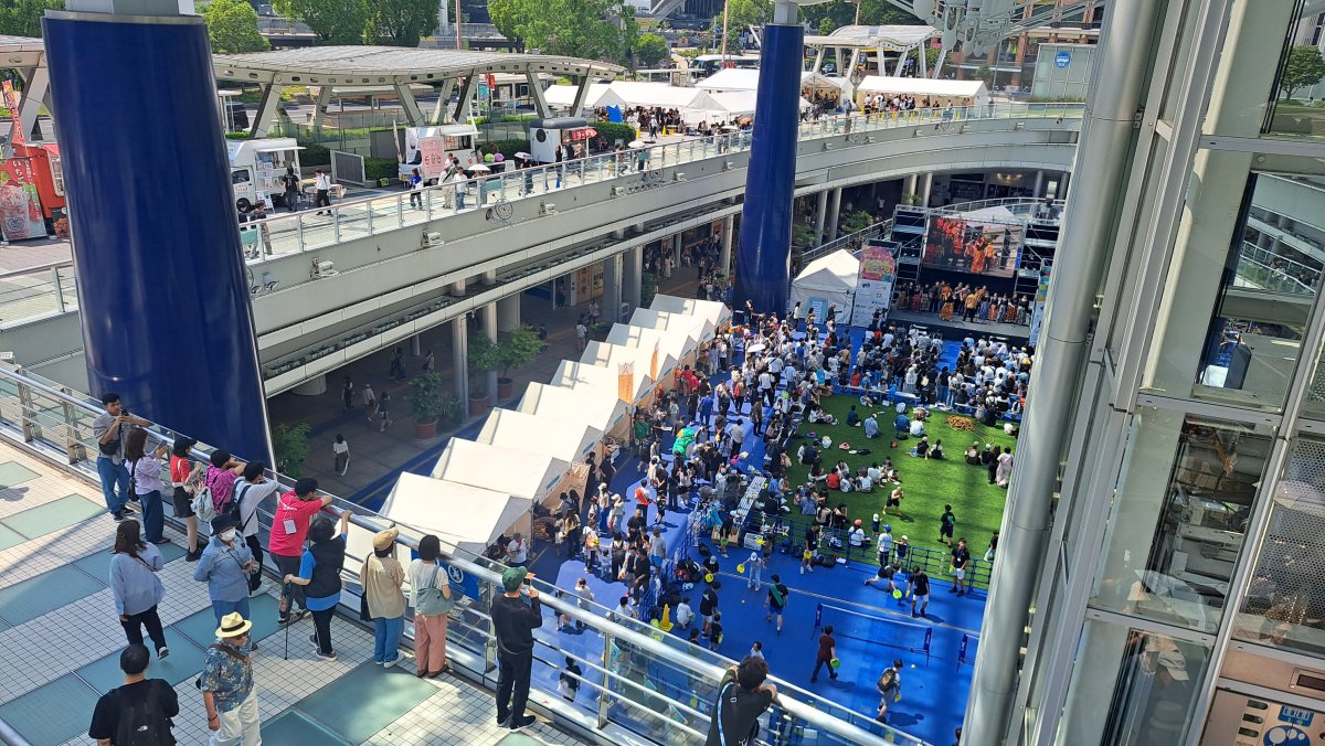 An event space bustling with many people