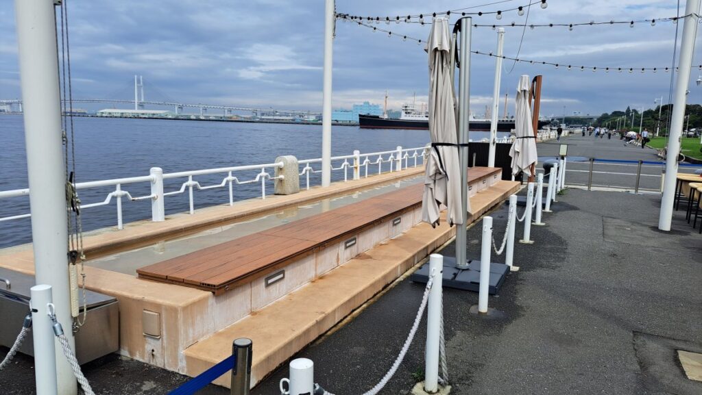 A footbath with an adjoining café, located next to Yamashita Park.