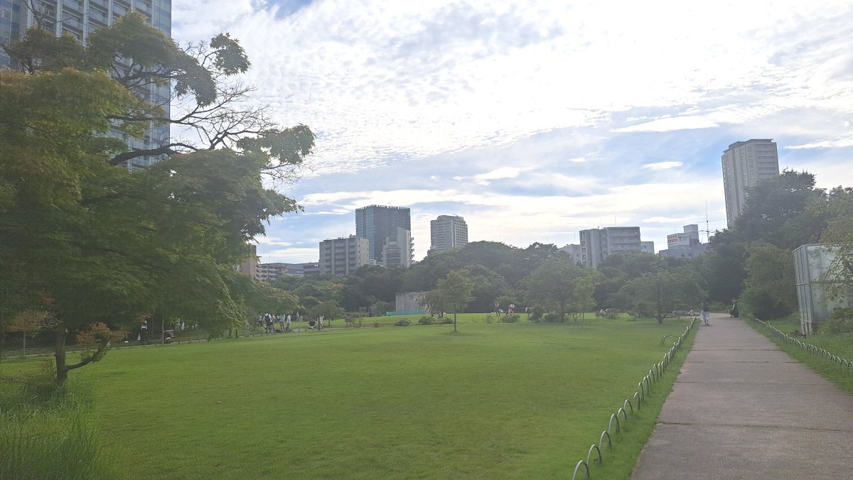 The lawn area of ​​Shiba Park