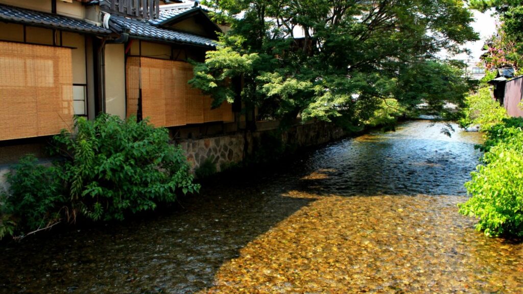 京都高瀬川のほとり