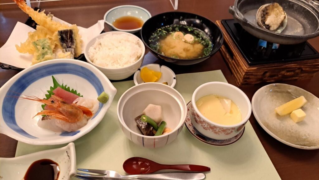 アワビと刺身と天ぷらセット