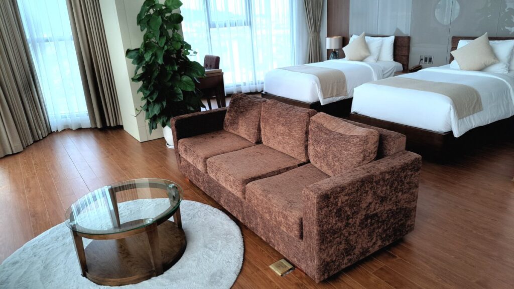 「Alan Sea Hotel Da Nang」のお部屋のソファー