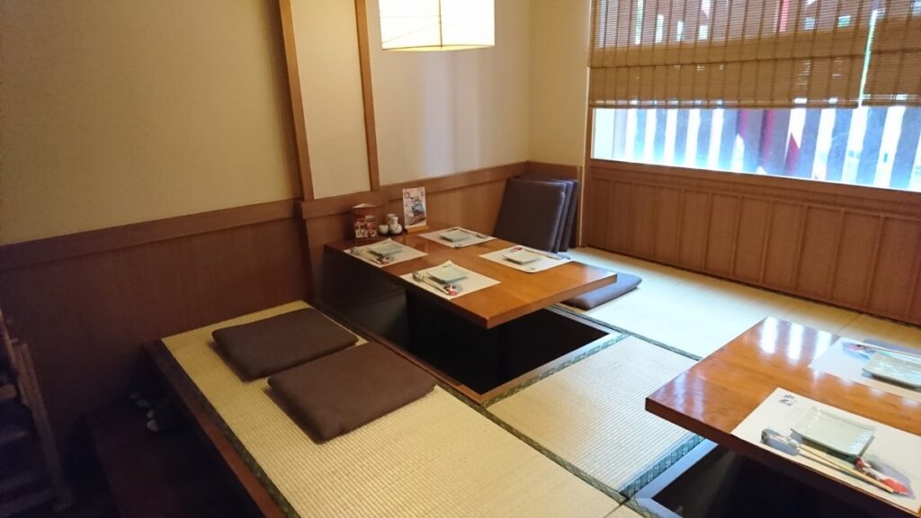 HOKKAIDO SACHI の2階座敷席