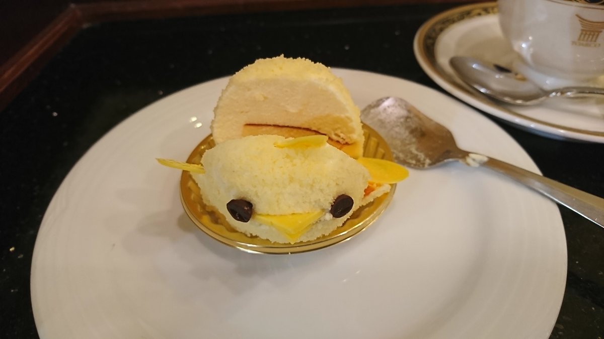 ぴよりんの断面（プリンとババロア）